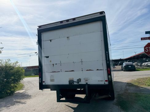 Used 2006 Chevrolet Express 3500 RWD image 16