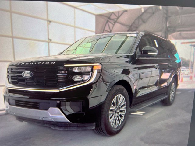 Used 2026 Ford Expedition Max Platinum AWD/4WD image 2