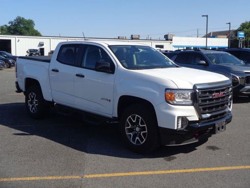 Used 2022 GMC Canyon AT4 w/ Trailering Package AWD/4WD image 3