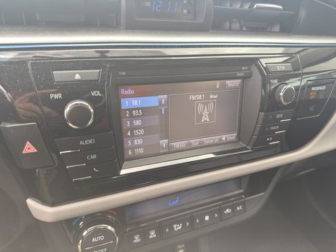 Used 2016 Toyota Corolla LE image 6