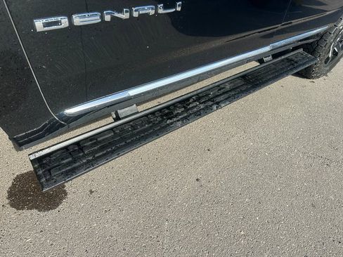 Used 2022 GMC Yukon Denali image 18