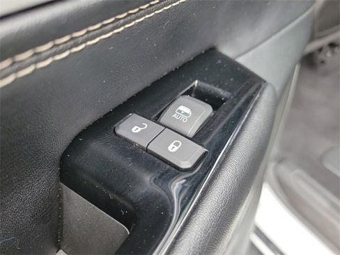 Used 2023 Jeep Wagoneer Series III w/ Preferred Equipment Group image 21