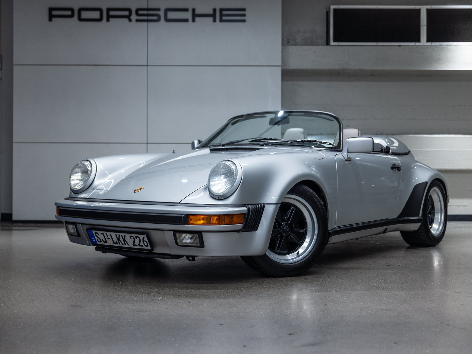 Used 1989 Porsche 911 Speedster RWD image 1