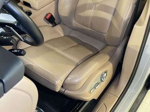 Certified 2020 Porsche Macan AWD/4WD image 5