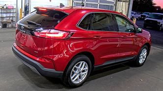 Used 2023 Ford Edge SEL w/ Convenience Package AWD/4WD image 4