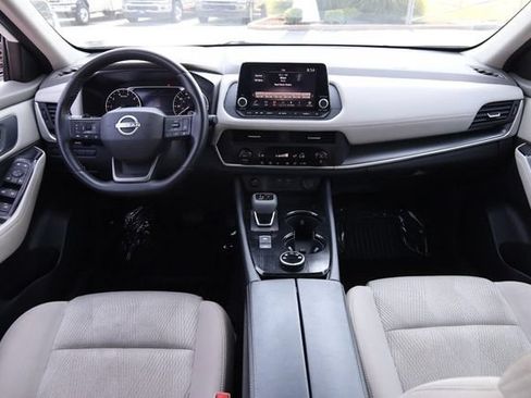 Used 2025 Nissan Rogue SV AWD/4WD image 23