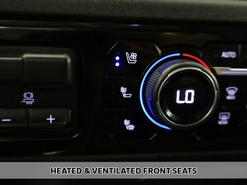 Used 2025 Chevrolet Silverado 3500 LTZ w/ LTZ Convenience Package AWD/4WD image 8