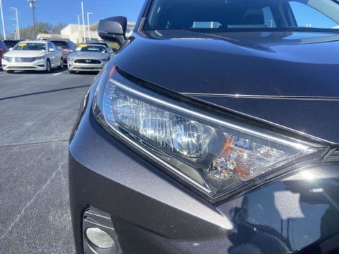Used 2020 Toyota RAV4 XLE image 4