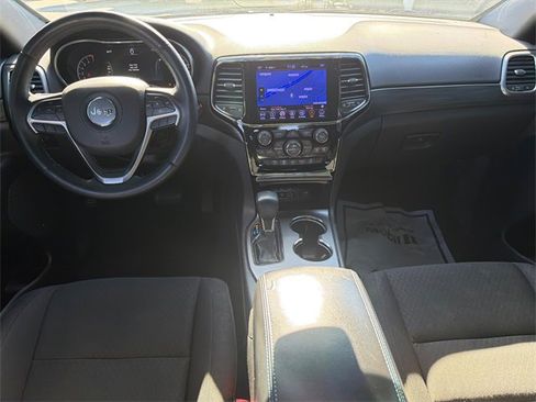 Used 2019 Jeep Grand Cherokee Laredo image 23