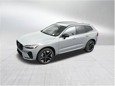 New 2026 Volvo XC60 B5 Plus AWD/4WD image 13
