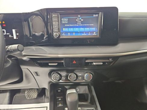 Certified 2025 Nissan Kicks S image 19