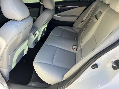 Used 2022 INFINITI Q50 Sensory image 16