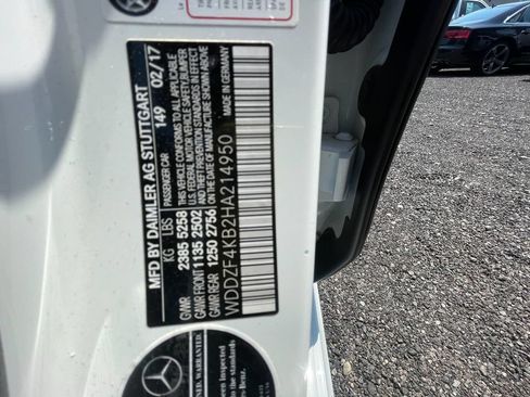 Used 2017 Mercedes-Benz E 300 4MATIC image 32