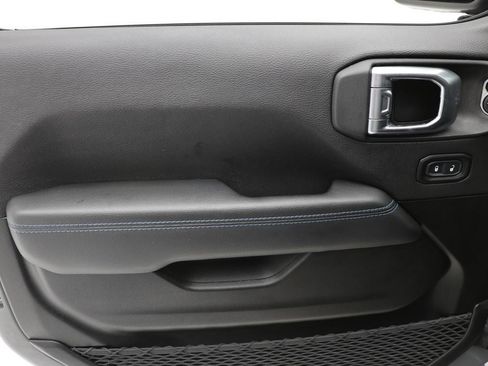 Used 2023 Jeep Wrangler Unlimited Rubicon 4xe w/ Steel Bumper Group image 17