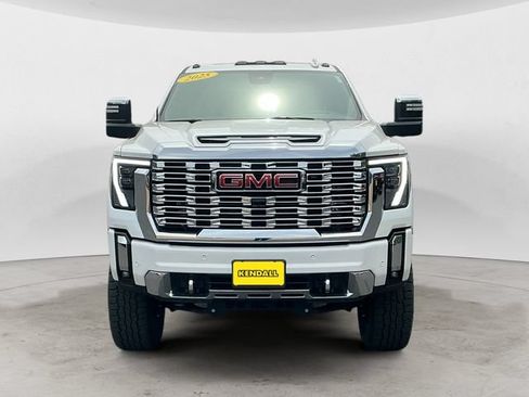 Used 2025 GMC Sierra 3500 Denali w/ Denali Reserve Package AWD/4WD image 8
