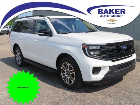 Used 2025 Ford Expedition Active AWD/4WD image 1
