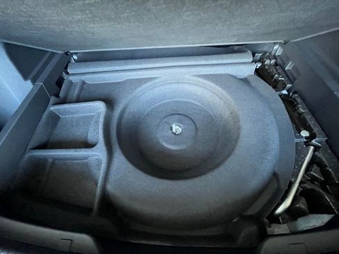 New 2026 Volkswagen Atlas Cross Sport SE image 27