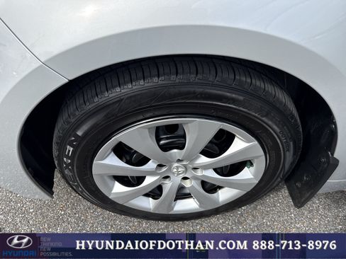Used 2025 Toyota Corolla LE FWD image 19