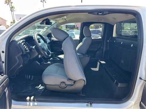 Used 2020 Toyota Tacoma SR RWD image 17