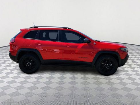 Used 2019 Jeep Cherokee Trailhawk w/ Cold Weather Group image 8