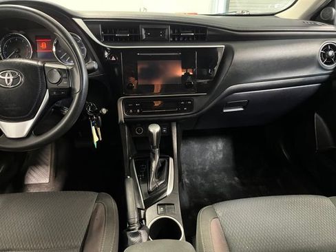 Used 2018 Toyota Corolla LE FWD image 21