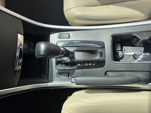 Used 2014 Honda Accord EX-L image 11