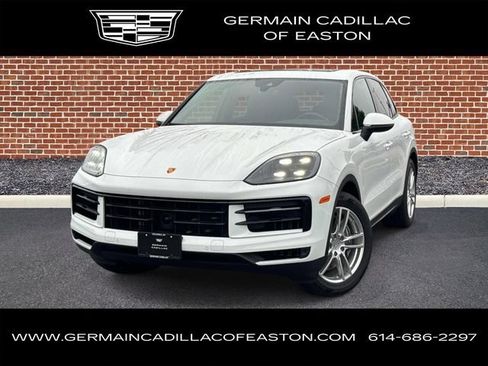 Used 2024 Porsche Cayenne w/ Premium Package AWD/4WD image 1