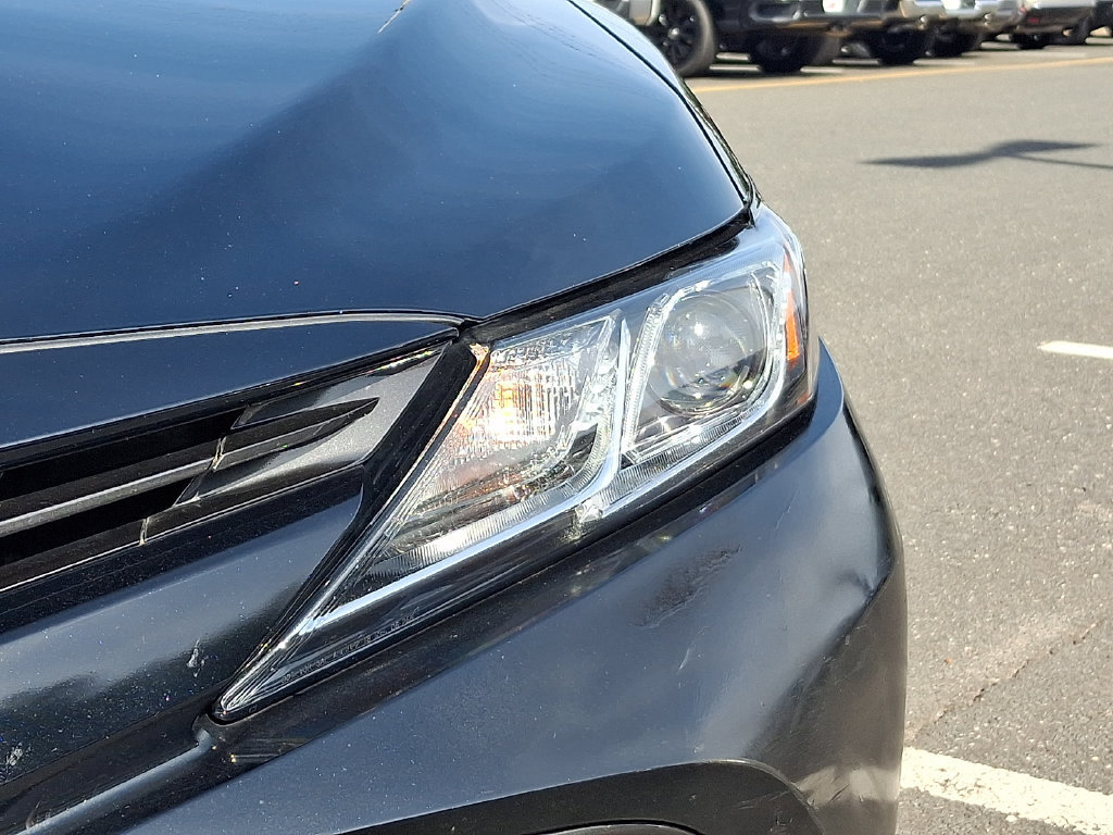 Certified 2018 Toyota Camry LE FWD image 9
