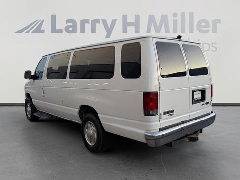 Used 2010 Ford E-350 and Econoline 350 XLT RWD image 3