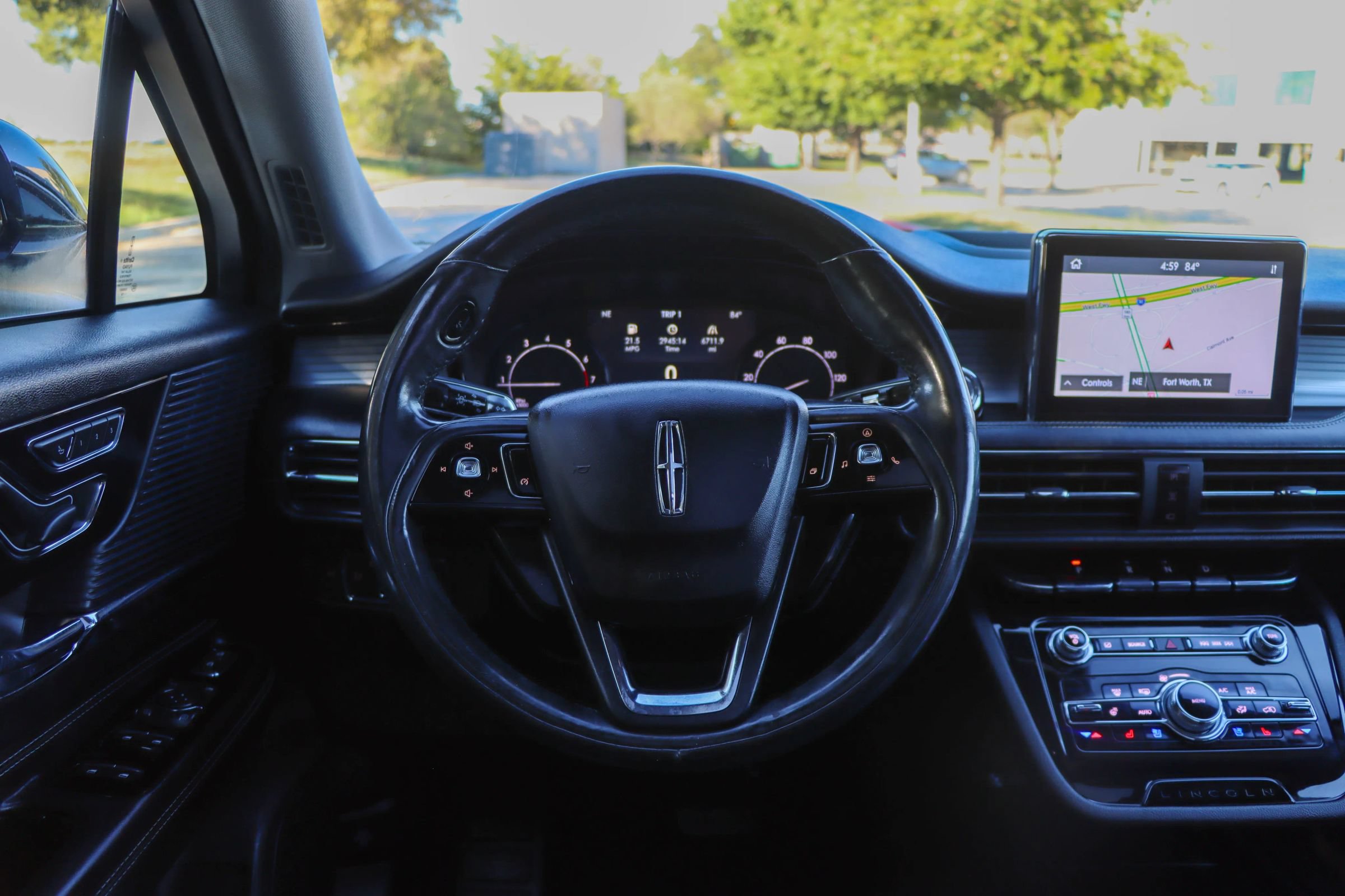 Used 2020 Lincoln Corsair AWD w/ Premium Package image 28