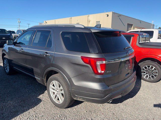 Used 2018 Ford Explorer XLT w/ Class II Trailer Tow Package AWD/4WD image 5