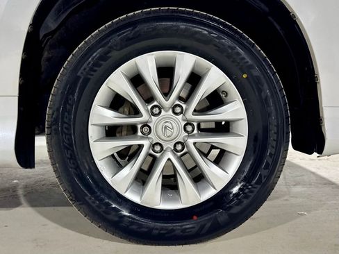 Used 2014 Lexus GX 460 image 35