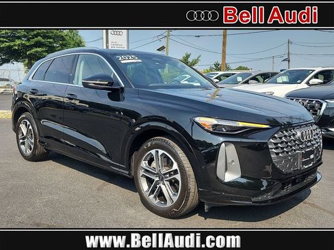 Used 2025 Audi Q5 Prestige AWD/4WD image 1