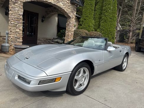 Used 1996 Chevrolet Corvette Convertible image 18