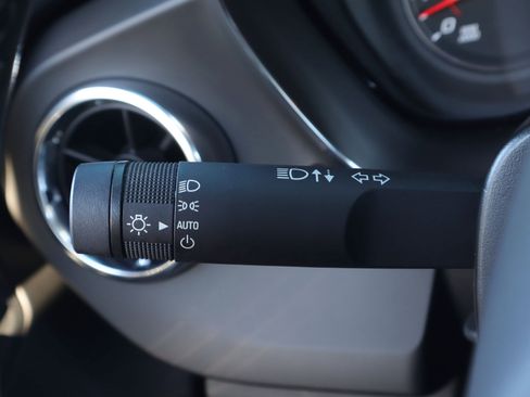 Used 2020 Chevrolet Camaro LT image 17