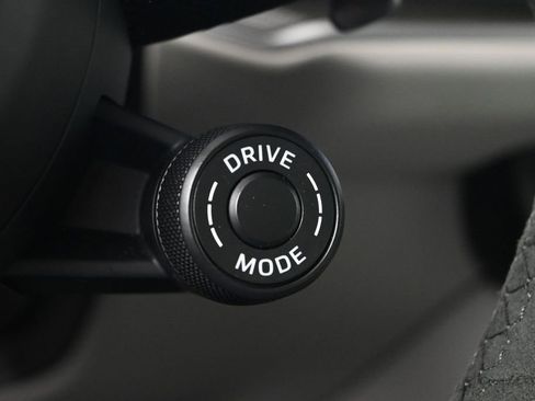 Certified 2024 Porsche Cayenne Turbo AWD/4WD image 24