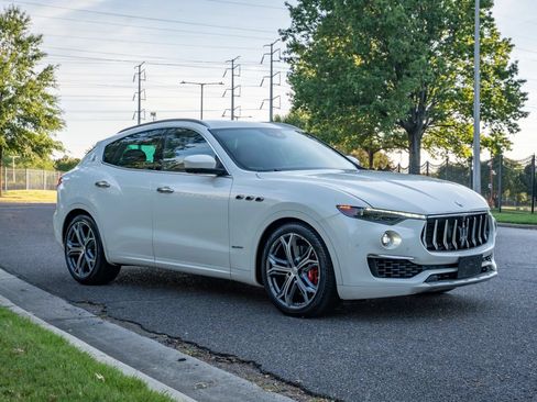 Used 2019 Maserati Levante S GranLusso AWD/4WD image 4
