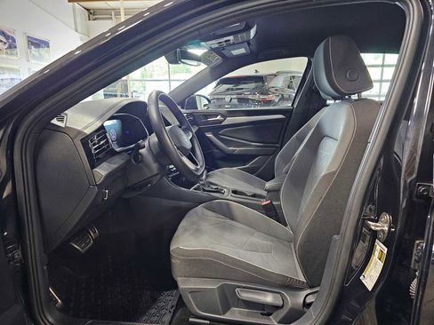 Used 2025 Volkswagen Jetta Sport FWD image 21