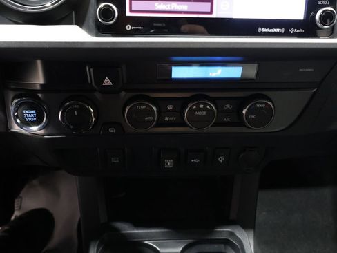 Certified 2022 Toyota Tacoma TRD Sport image 27