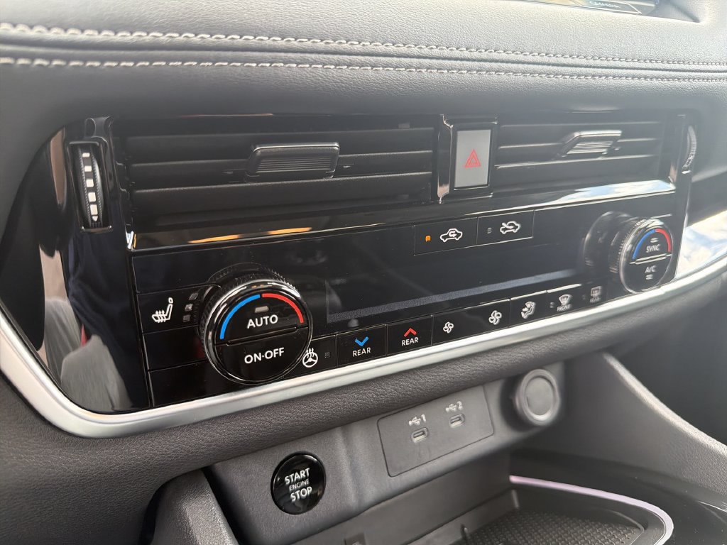 Certified 2025 Nissan Rogue SL w/ Tech Package AWD/4WD image 31