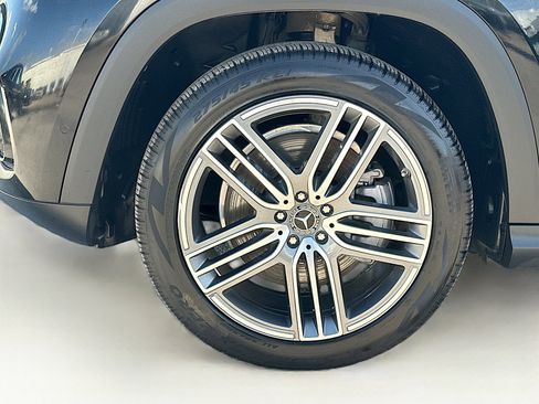 Used 2024 Mercedes-Benz GLS 450 4MATIC image 40