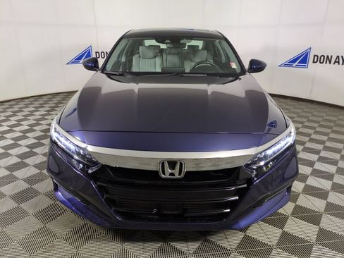 Used 2018 Honda Accord Touring image 8