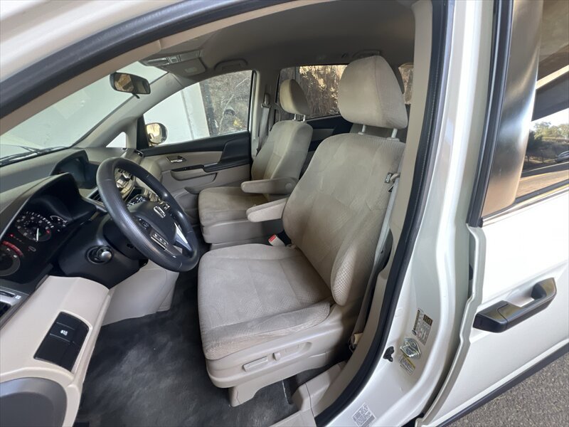 Used 2015 Honda Odyssey LX image 9