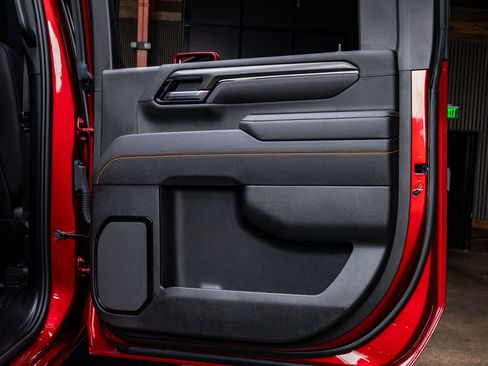 Used 2025 GMC Sierra 2500 AT4 w/ AT4 Premium Plus Package image 38