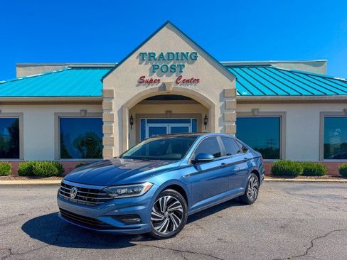 Used 2020 Volkswagen Jetta SEL Premium FWD image 2