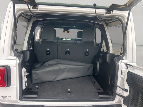 Used 2024 Jeep Wrangler Rubicon w/ XTREMEE 35" Tire Package image 12