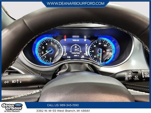 Used 2025 Chrysler Pacifica Limited FWD image 14