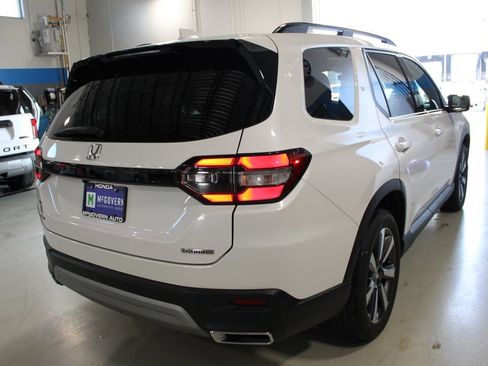 Used 2025 Honda Pilot Touring image 28