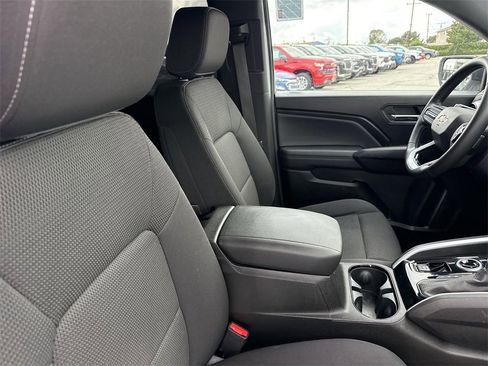 Used 2023 Chevrolet Colorado LT image 25