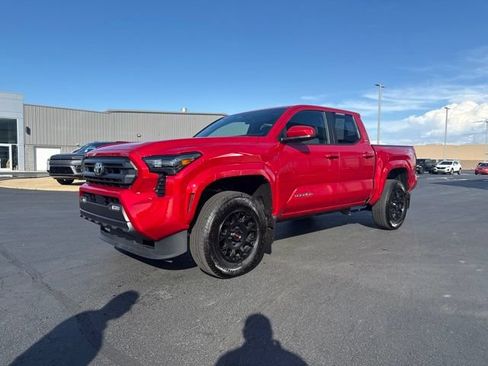 Used 2025 Toyota Tacoma SR5 AWD/4WD image 3